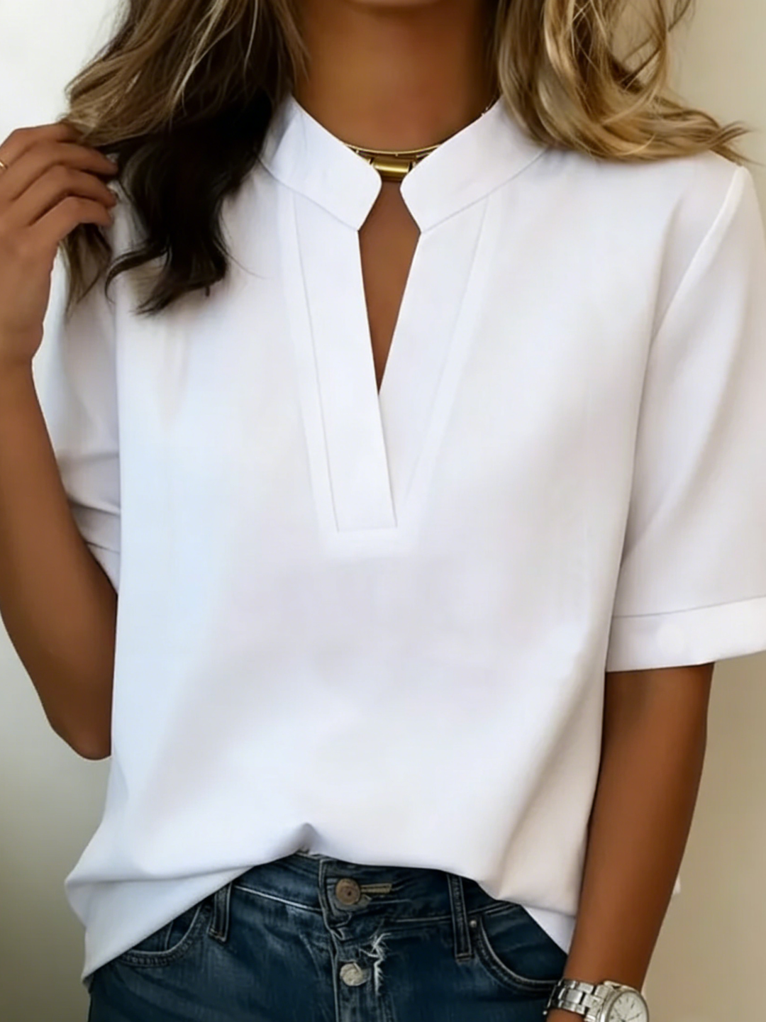 Margaux | Chic V-neck blouse with a delicate golden detail